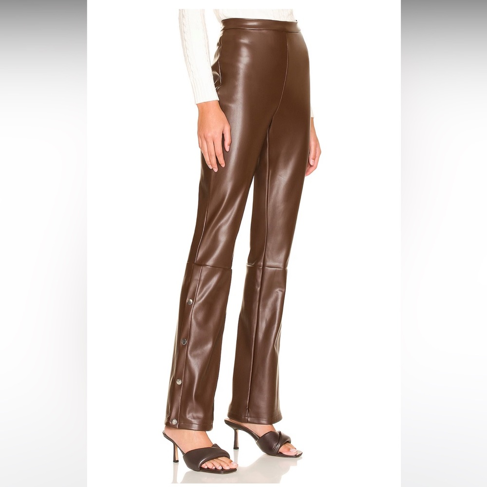 Paloma Buttoned Pant in Chocolate Brown
superdown